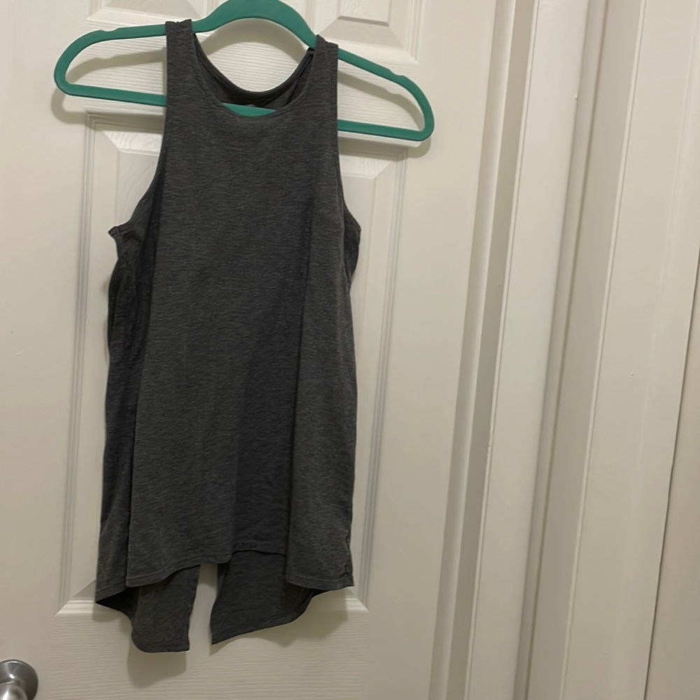 GUC Athletic top sz sm 170